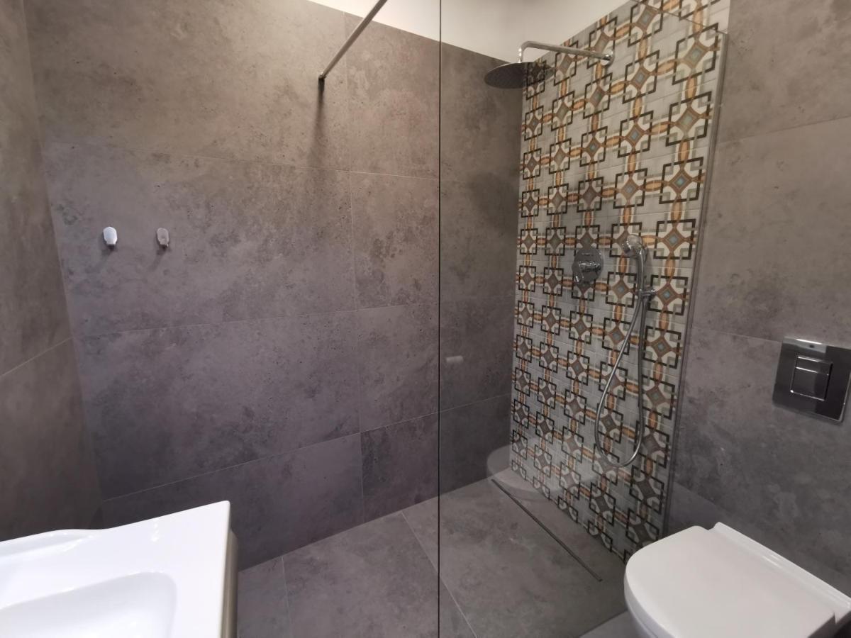 Nowe Apartamenty Zamkowa Vis A Vis Wawelu Krasków Exteriör bild