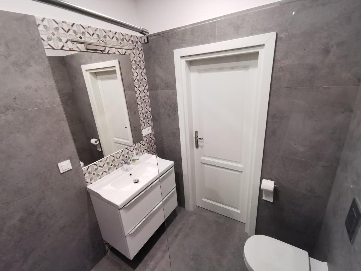 Nowe Apartamenty Zamkowa Vis A Vis Wawelu Krasków Exteriör bild